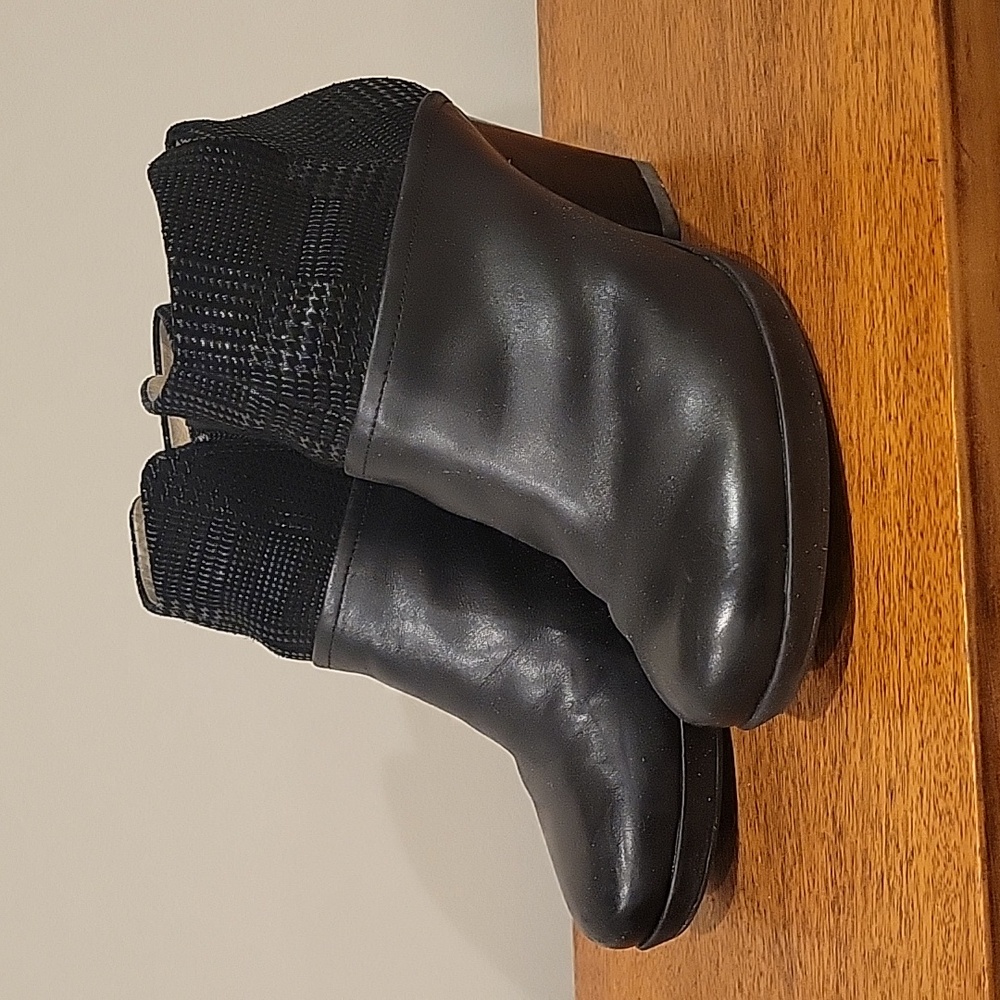 Black Dansko Booties